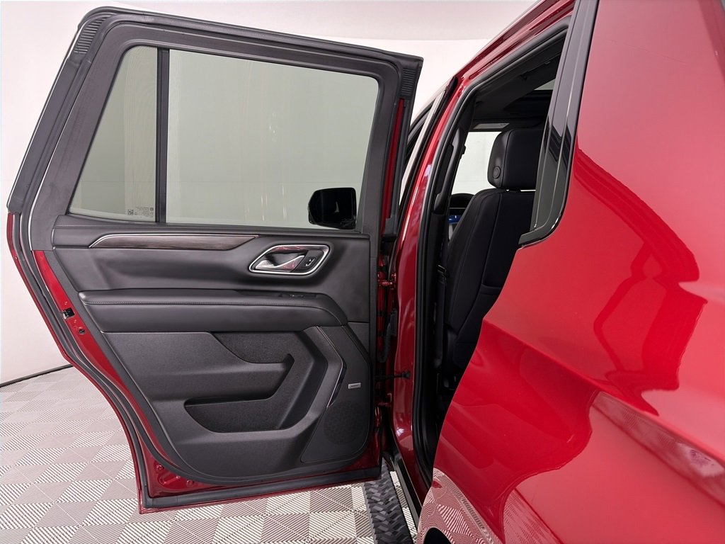 Used 2023 Chevrolet Tahoe Z71 w/ Off-Road Capability Package image 12
