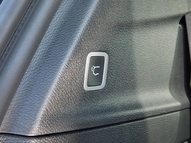 Used 2025 Chrysler Pacifica Select FWD image 9