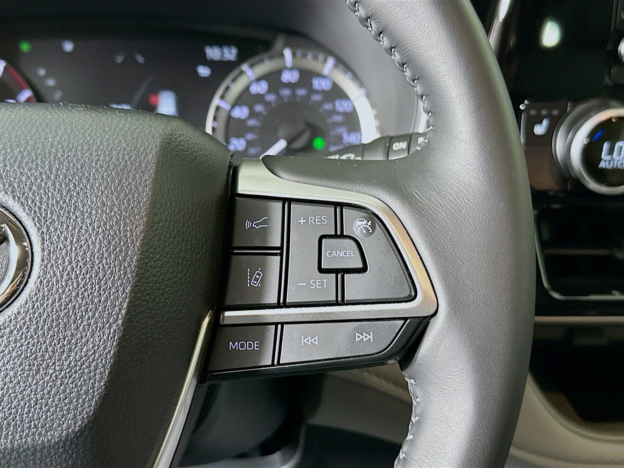 Used 2026 Toyota Highlander XLE image 17