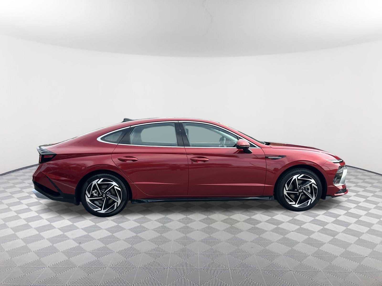 Used 2025 Hyundai Sonata SEL FWD image 4
