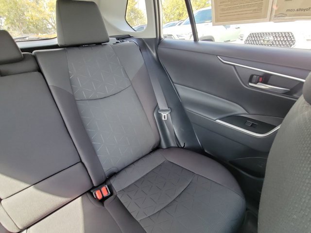 Used 2022 Toyota RAV4 XLE w/ Convenience Package image 6