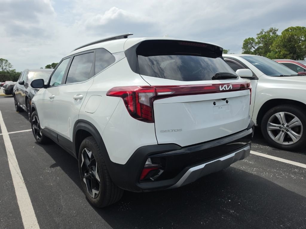 Certified 2025 Kia Seltos EX FWD image 15