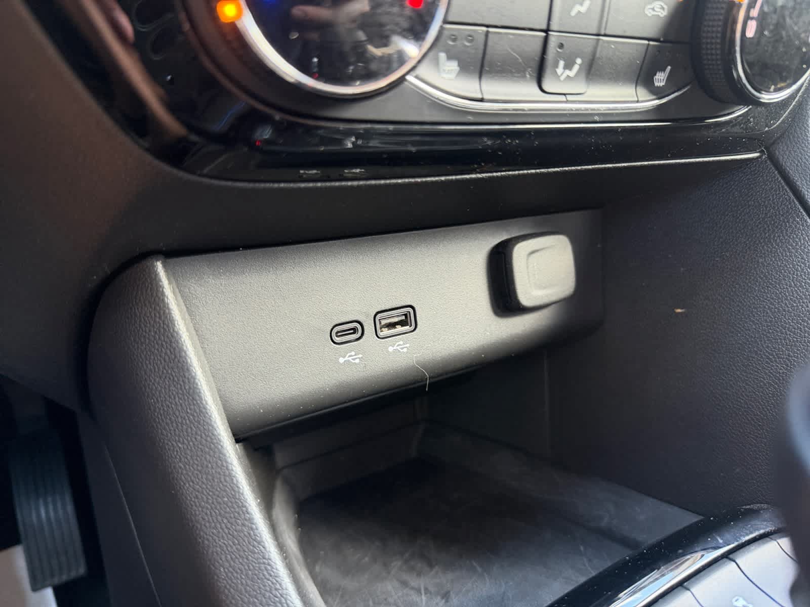 Used 2025 Buick Encore GX Sport Touring w/ Comfort Package FWD image 26