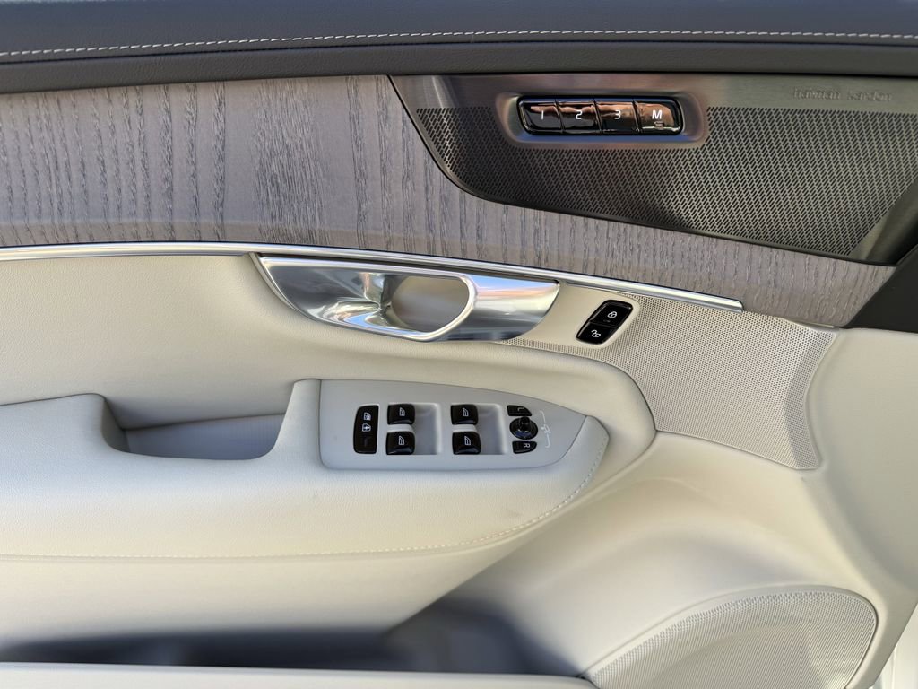New 2026 Volvo XC90 B6 Ultra image 15