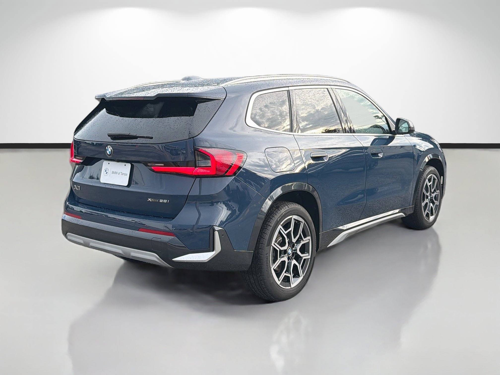 Used 2026 BMW X1 xDrive28i AWD/4WD image 3
