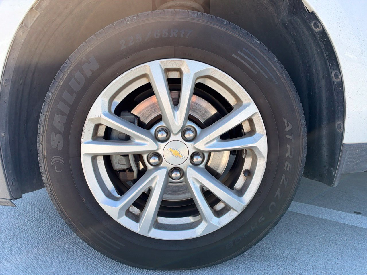Used 2017 Chevrolet Equinox LT w/ Convenience Package FWD image 9