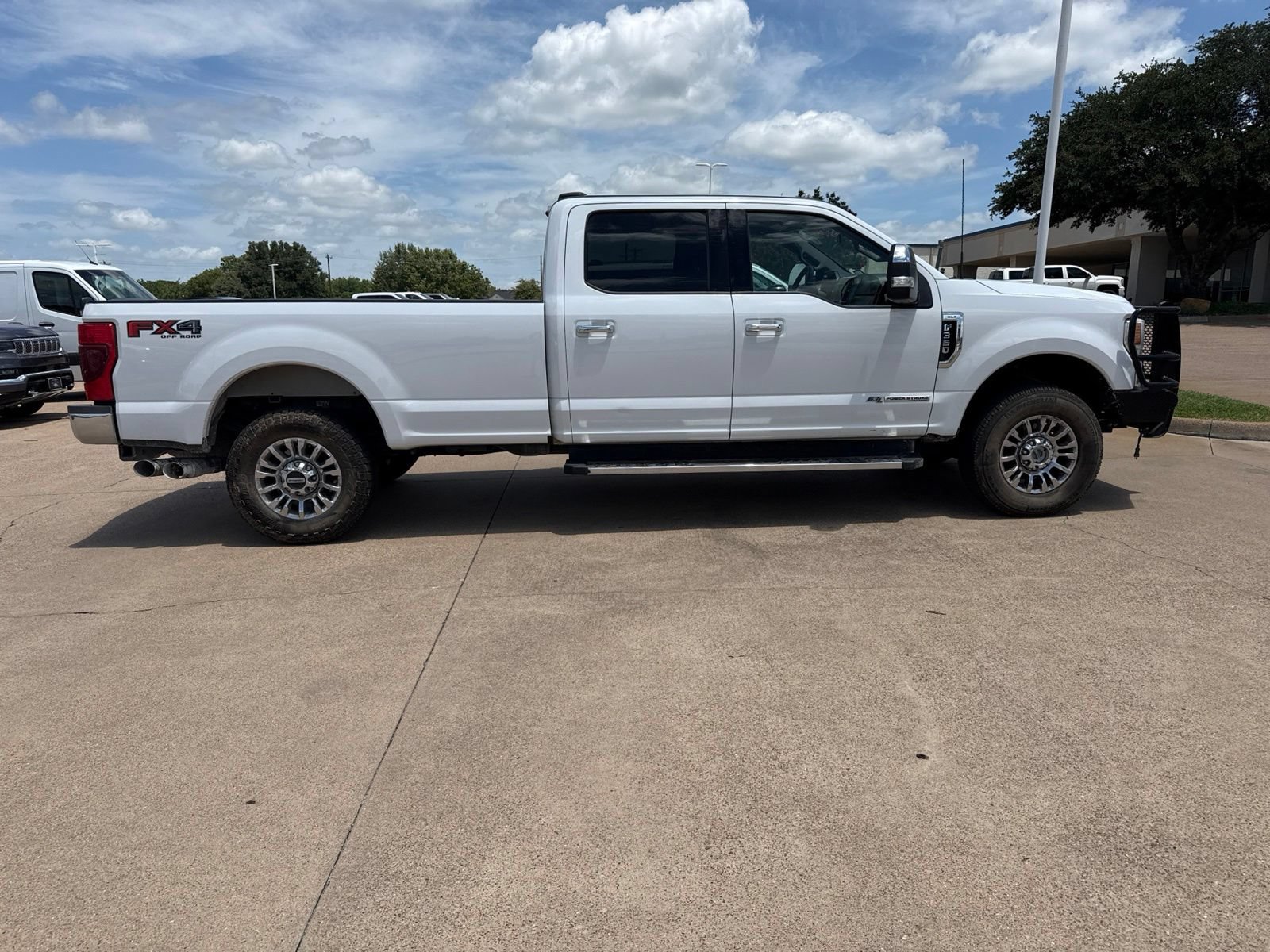 Used 2021 Ford F350 XLT w/ XLT Premium Package AWD/4WD image 8