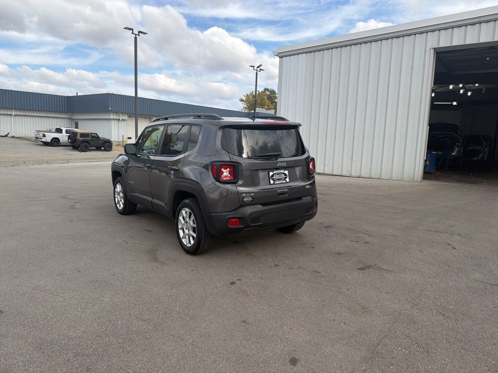 Used 2019 Jeep Renegade Latitude w/ Cold Weather Group image 34