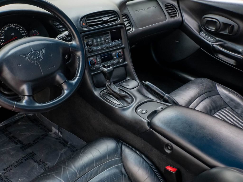 Used 2001 Chevrolet Corvette Coupe w/ Preferred Equipment Group1 image 14