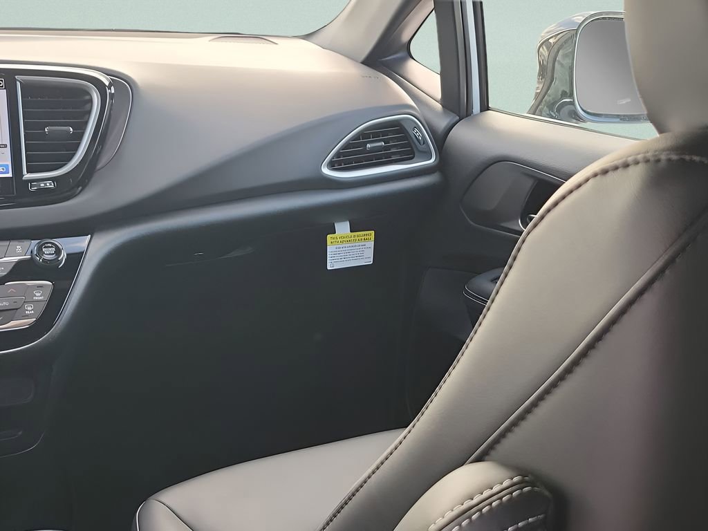 New 2026 Chrysler Voyager LX image 26