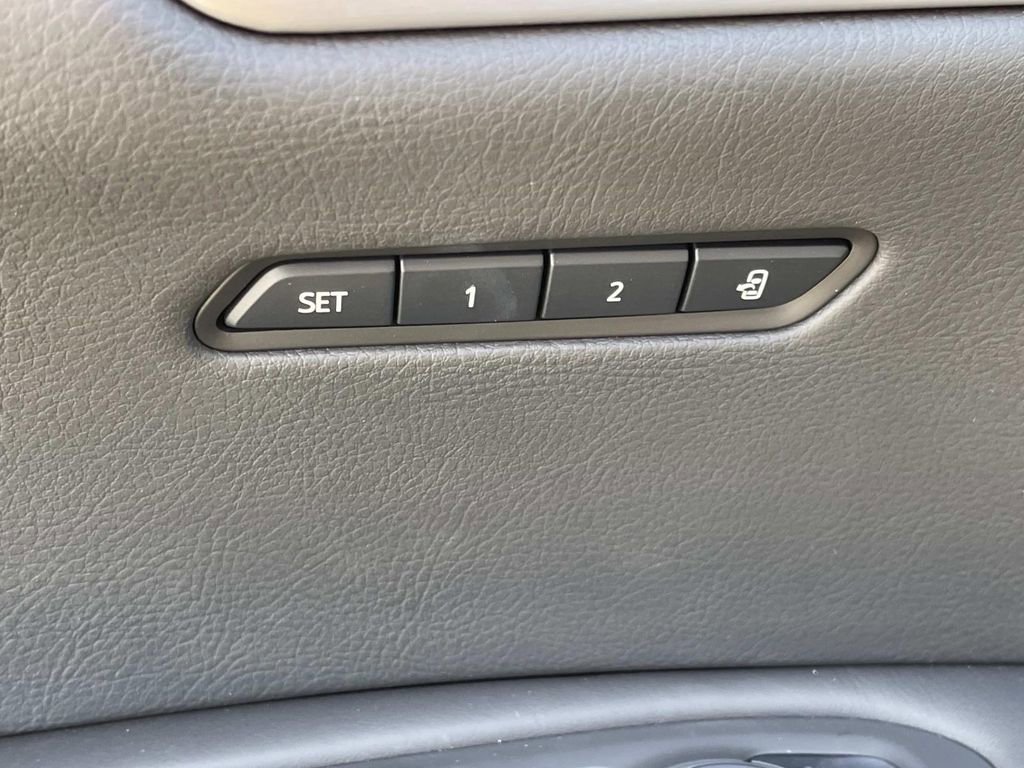 Certified 2025 Cadillac XT6 Premium Luxury w/ Platinum Package image 30