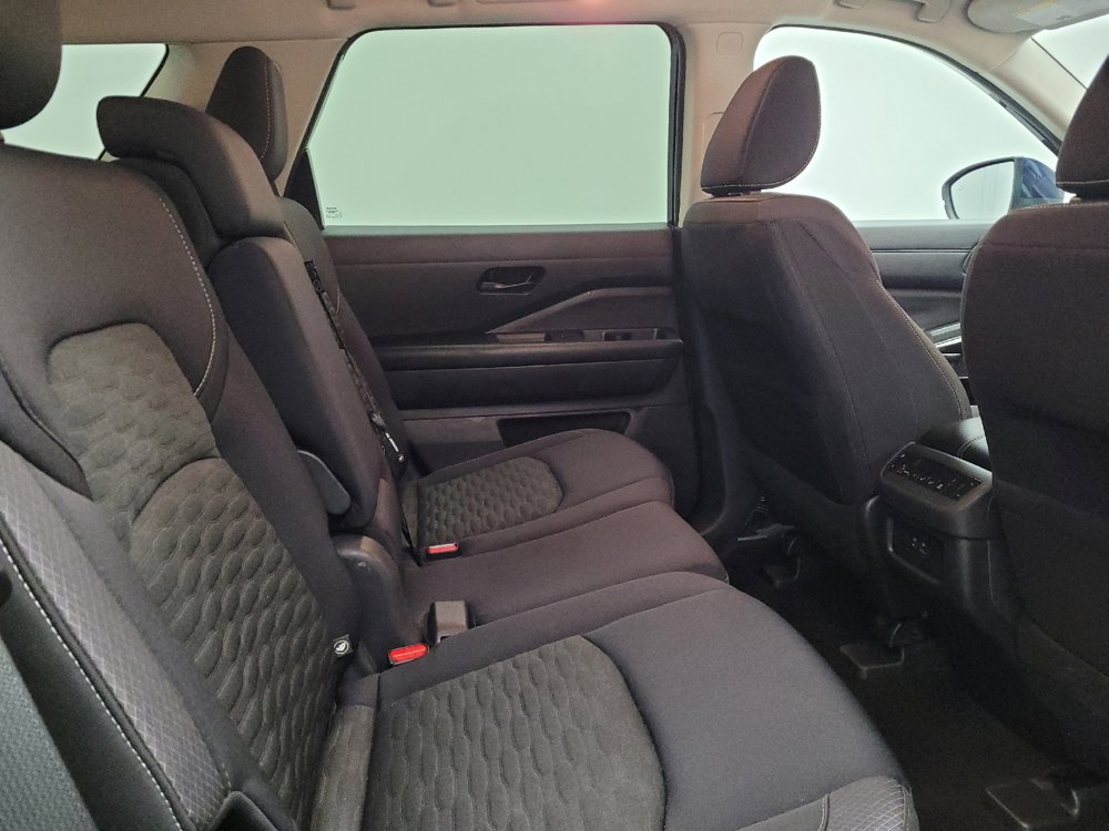 Used 2023 Nissan Pathfinder SV AWD/4WD image 19