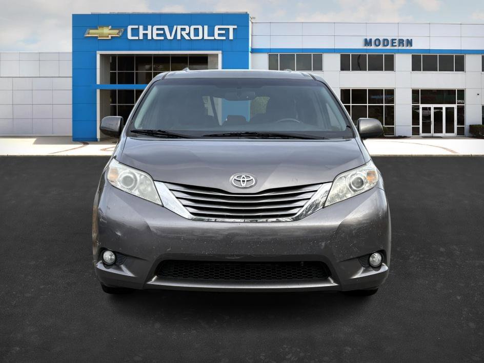 Used 2016 Toyota Sienna XLE image 7