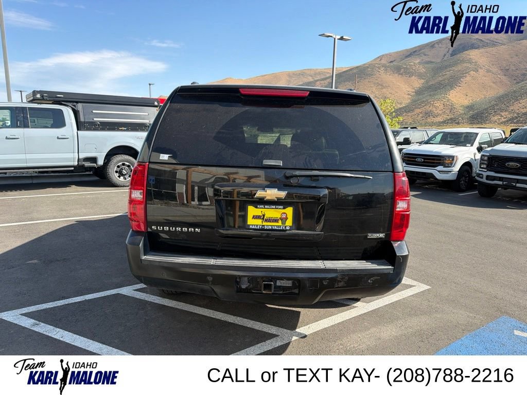 Used 2008 Chevrolet Suburban LT w/ LT Preferred Equipment Group AWD/4WD image 3