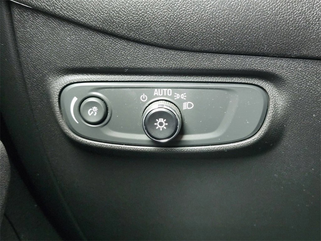 Used 2023 Chevrolet Equinox LT image 21