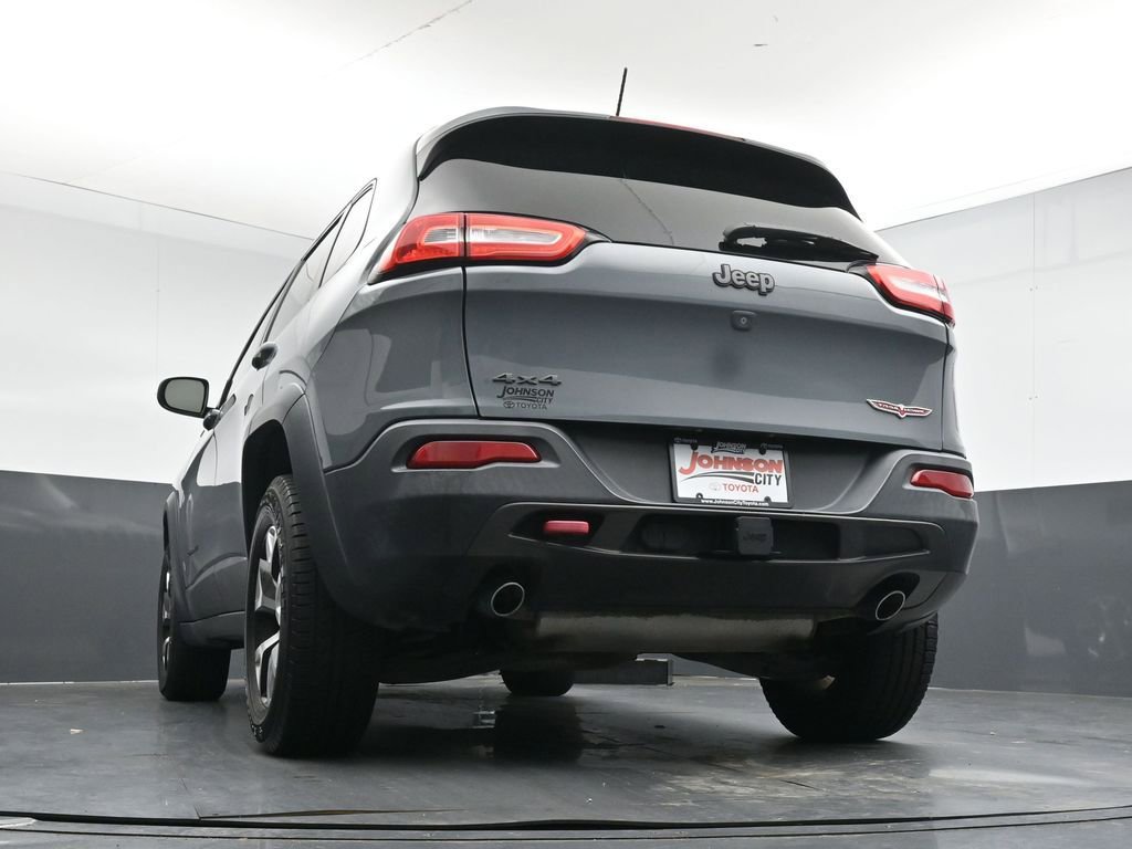 Used 2014 Jeep Cherokee Trailhawk w/ Comfort/Convenience Group AWD/4WD image 37