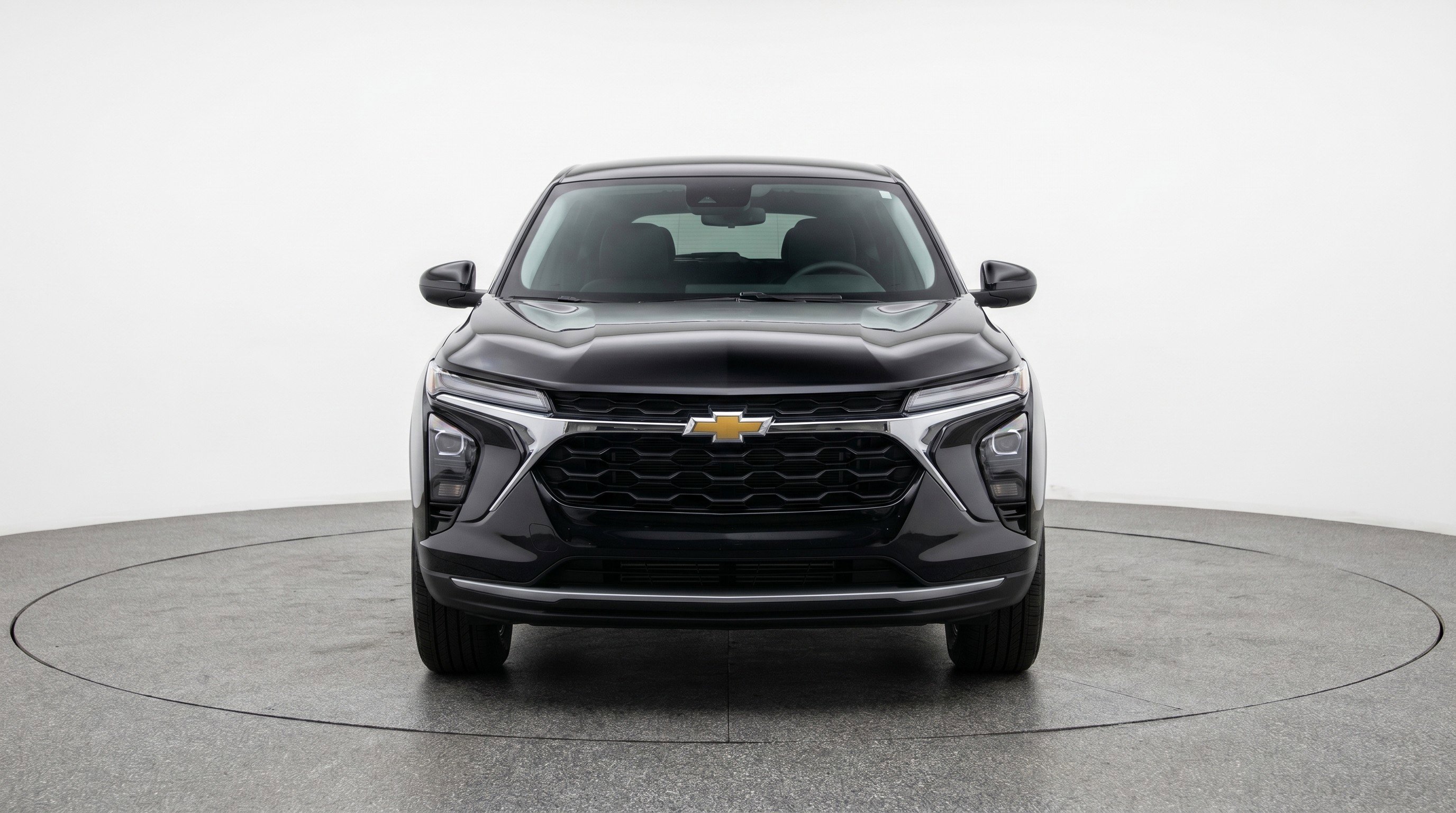 Used 2025 Chevrolet Trax LT FWD image 2