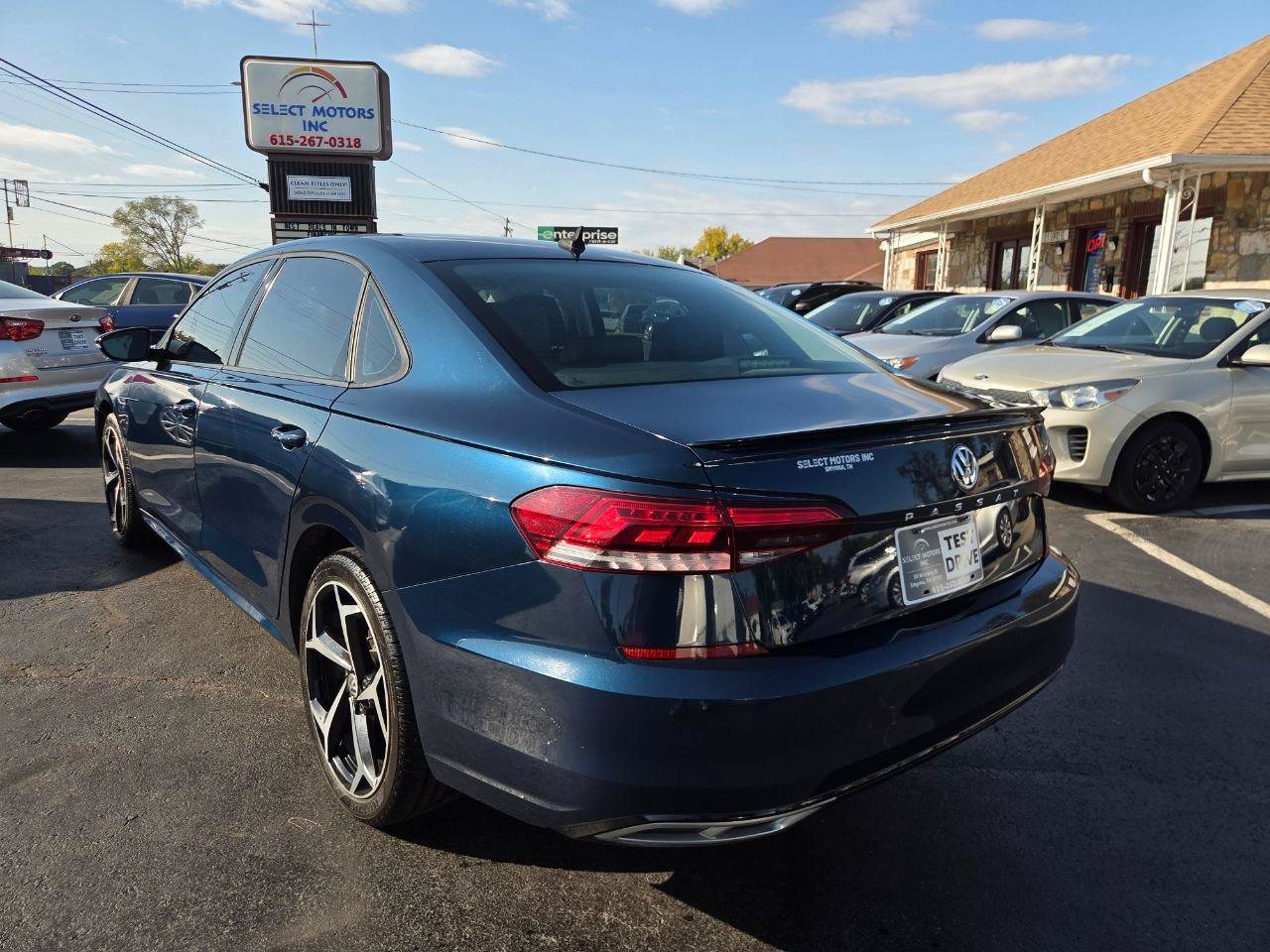 Used 2020 Volkswagen Passat 2.0T R-Line FWD image 4