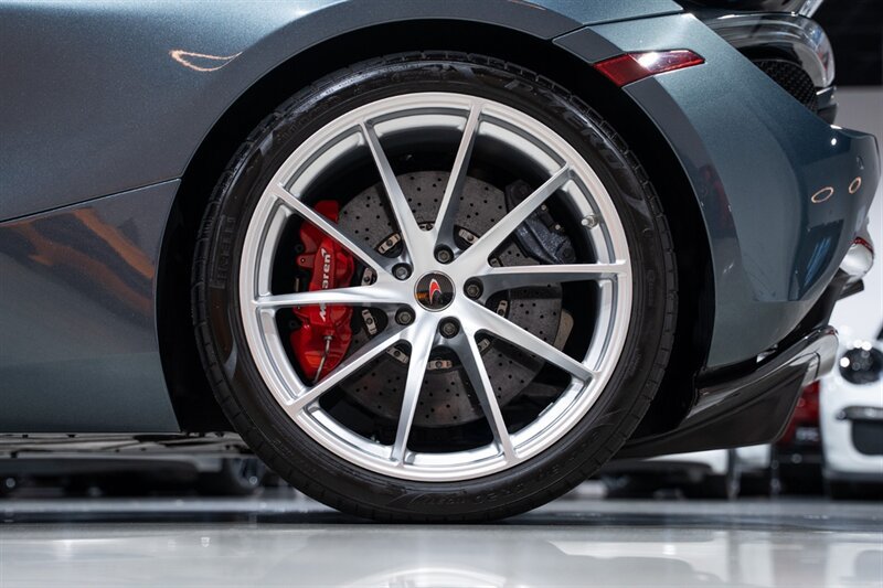 Used 2018 McLaren 720S Performance RWD image 13