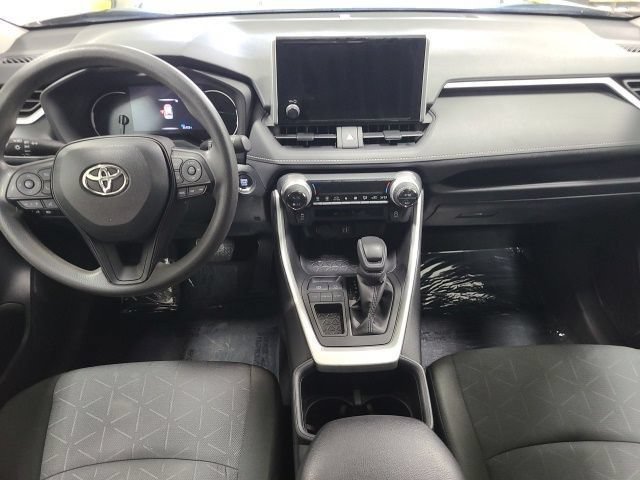 Used 2024 Toyota RAV4 XLE FWD image 21