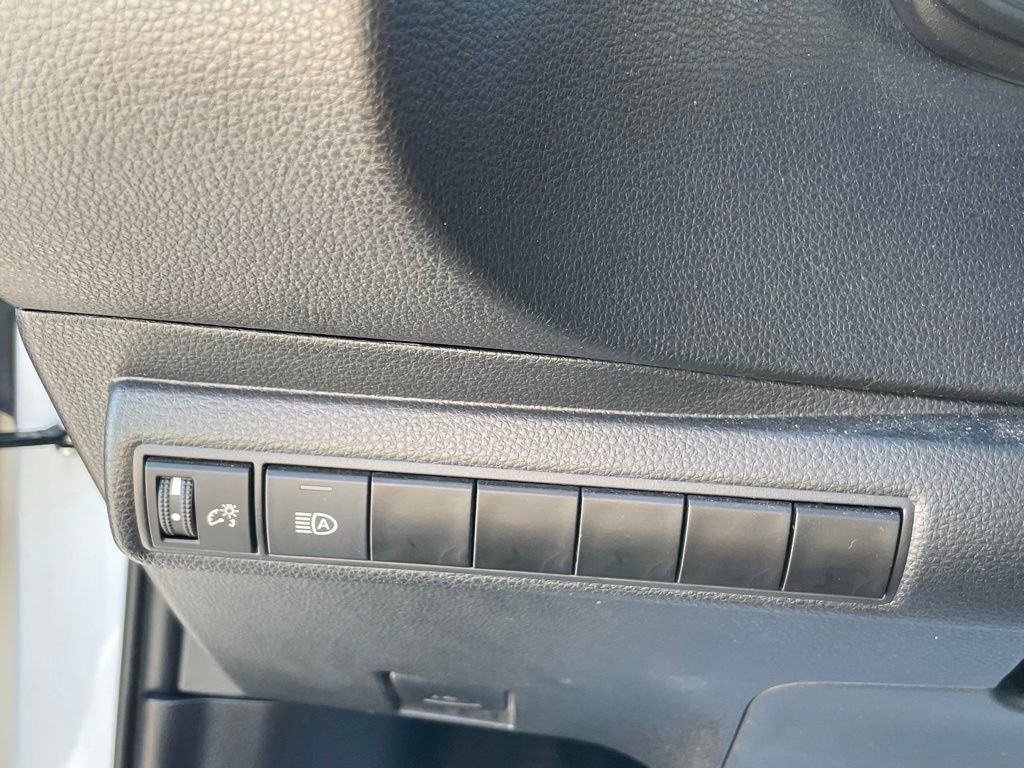 Used 2022 Toyota Corolla LE FWD image 12