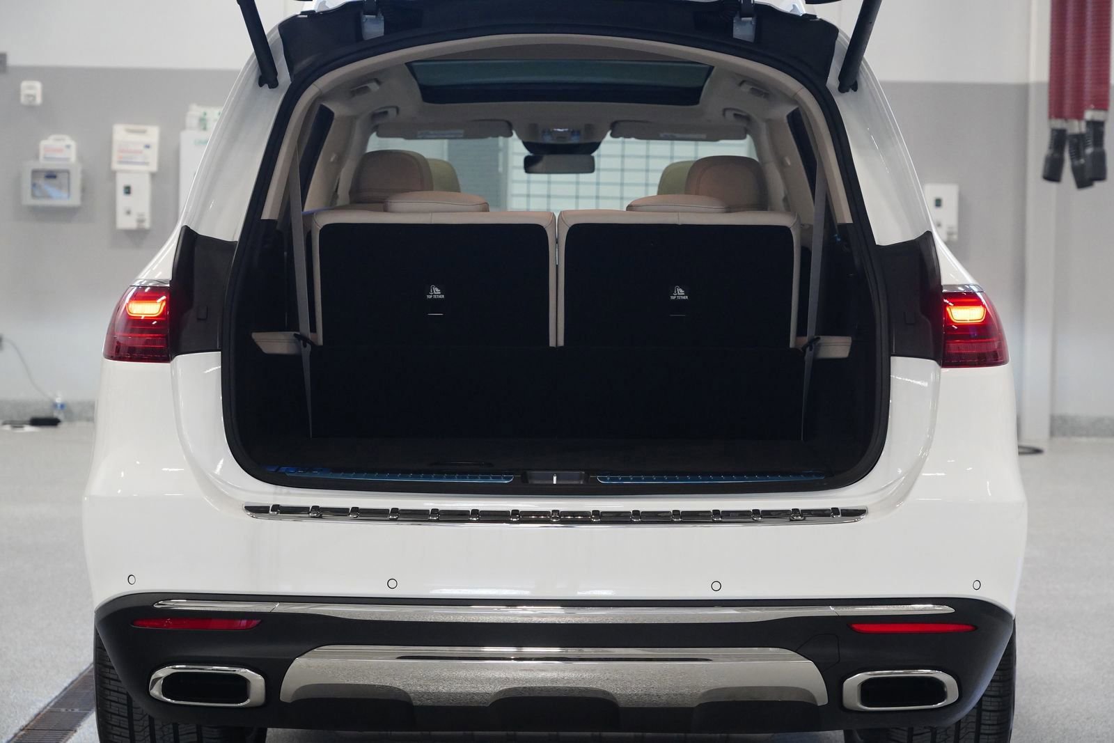 New 2026 Mercedes-Benz GLS 450 4MATIC image 34