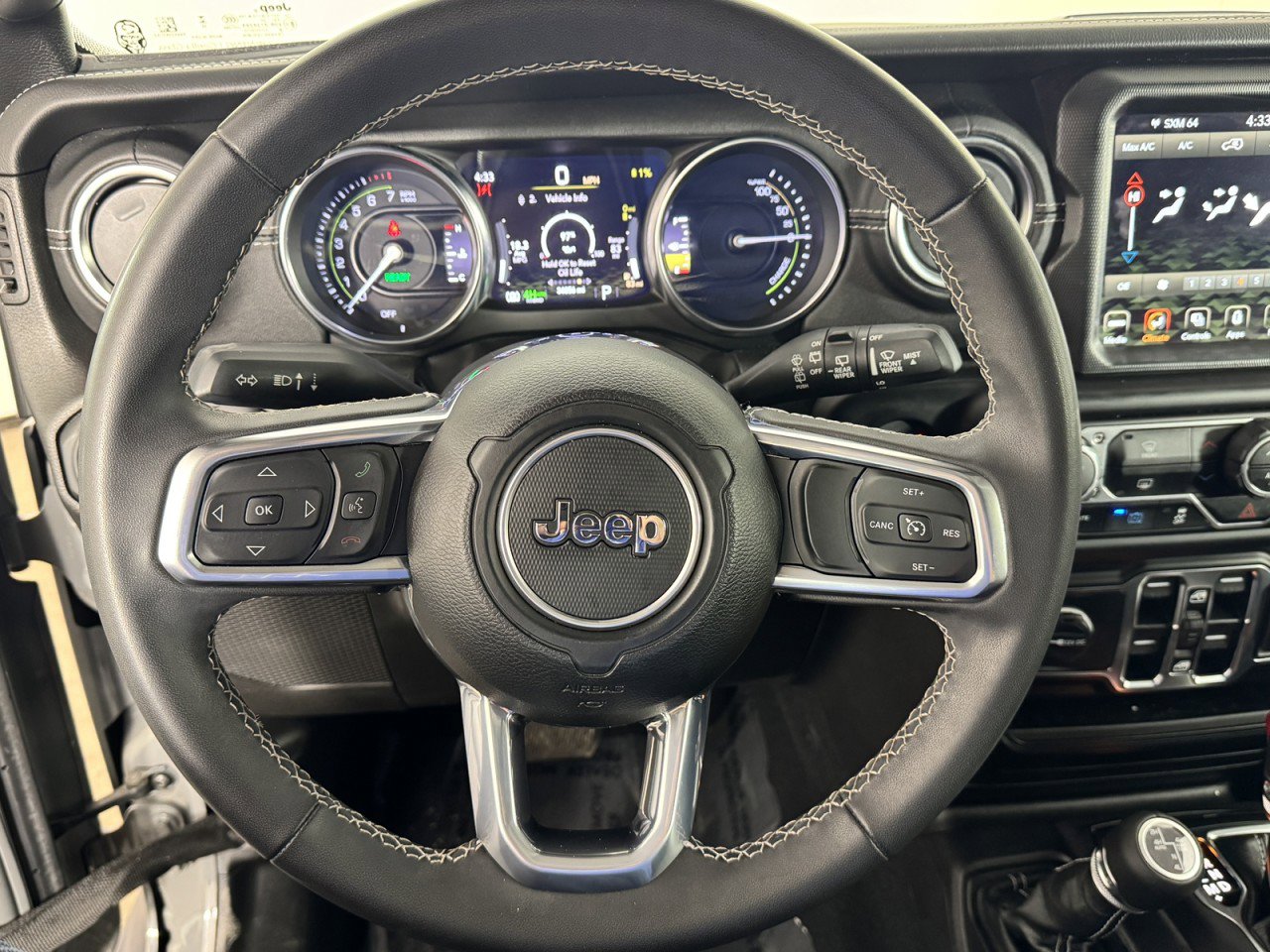 Used 2023 Jeep Wrangler Sahara image 17