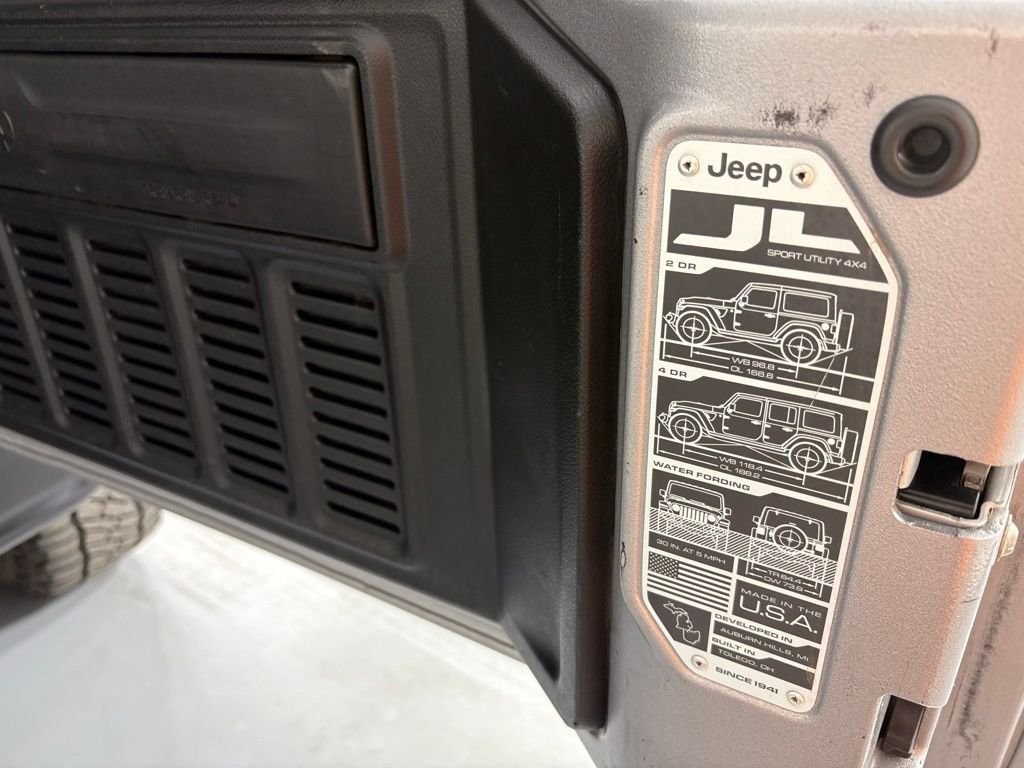 Used 2021 Jeep Wrangler Unlimited Rubicon AWD/4WD image 21