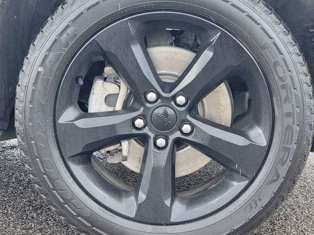 Certified 2023 Jeep Grand Cherokee L Laredo image 17