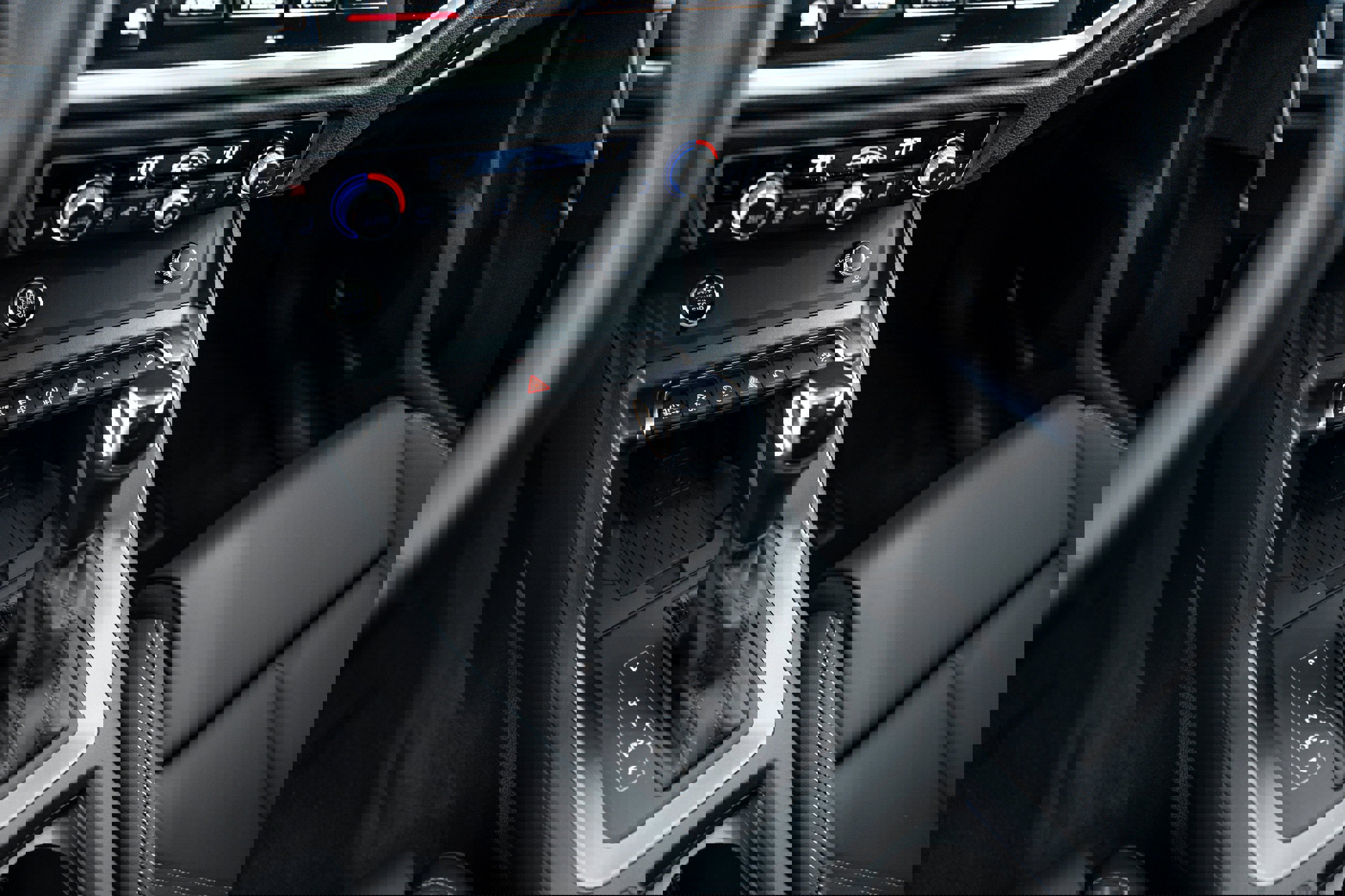 New 2025 Audi Q3 2.0T Premium image 10