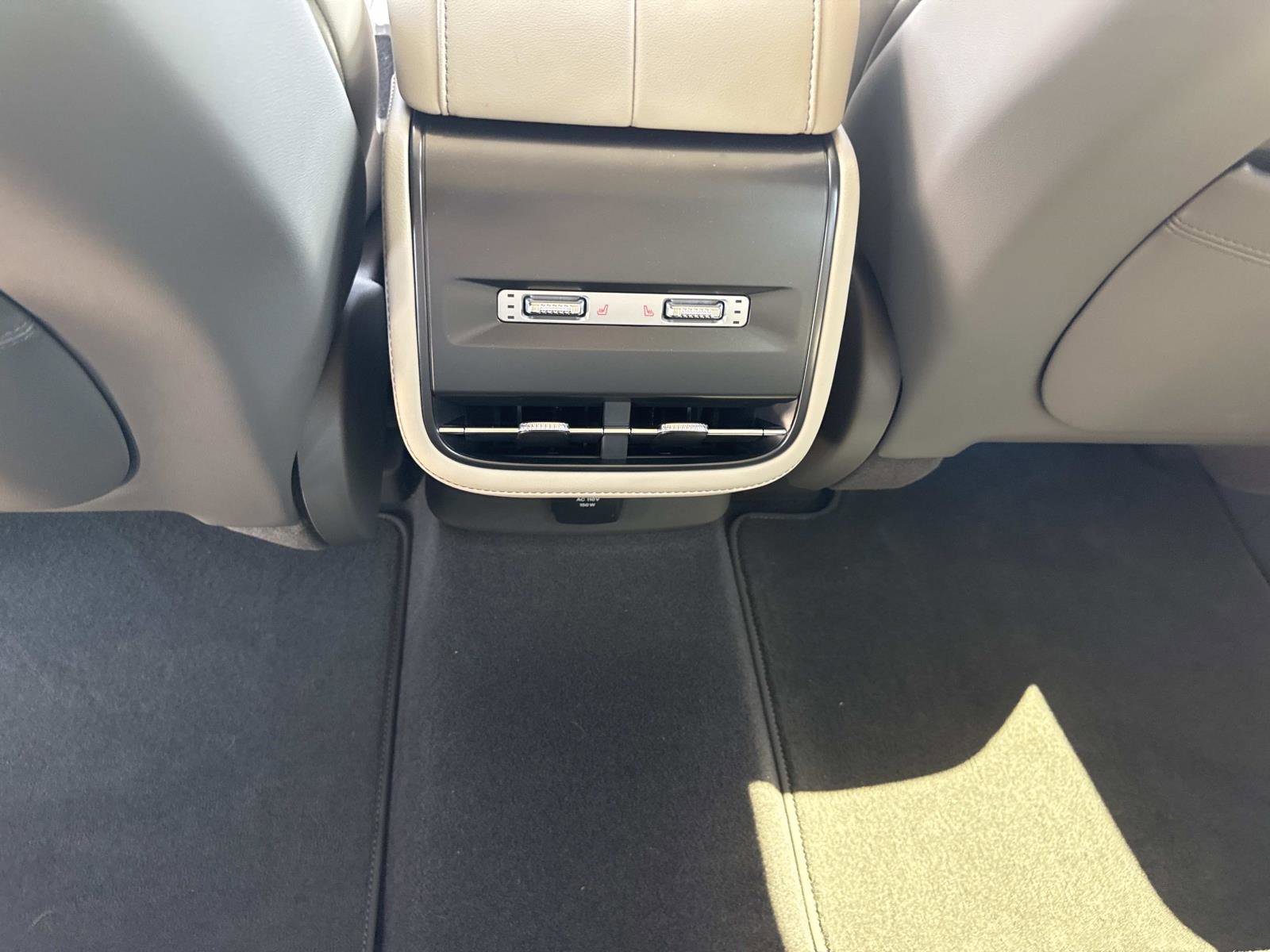 Used 2025 Lincoln Nautilus Reserve AWD/4WD image 17