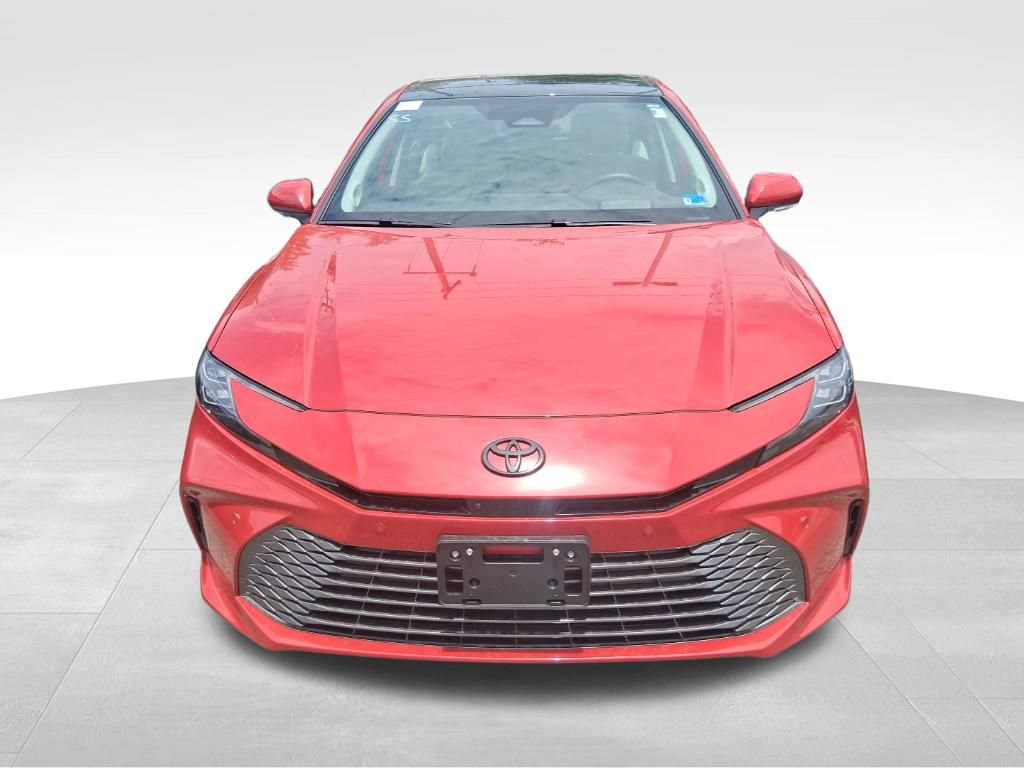 Used 2025 Toyota Camry XLE w/ Premium Plus Package FWD video 2