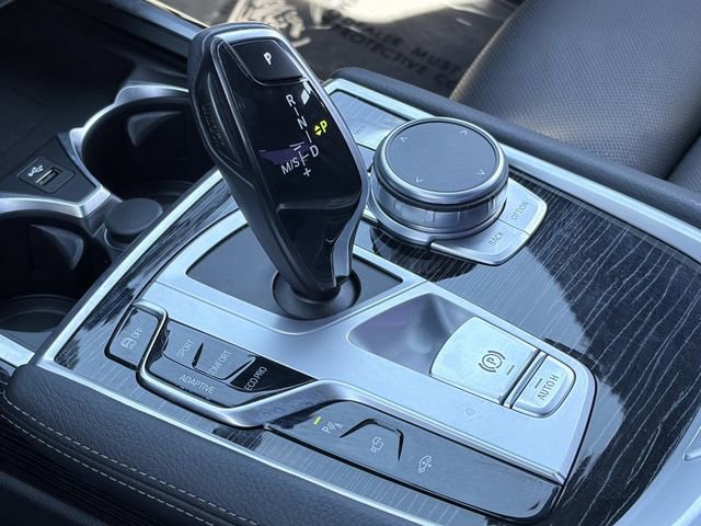 Used 2022 BMW 740i w/ M Sport Package RWD image 30