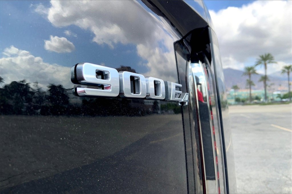 New 2026 Cadillac Vistiq Premium Luxury image 16