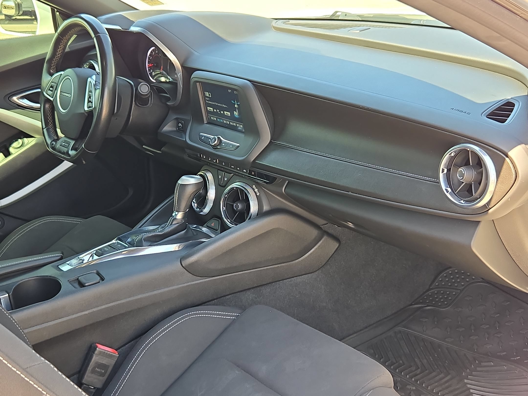 Used 2017 Chevrolet Camaro LT RWD image 26