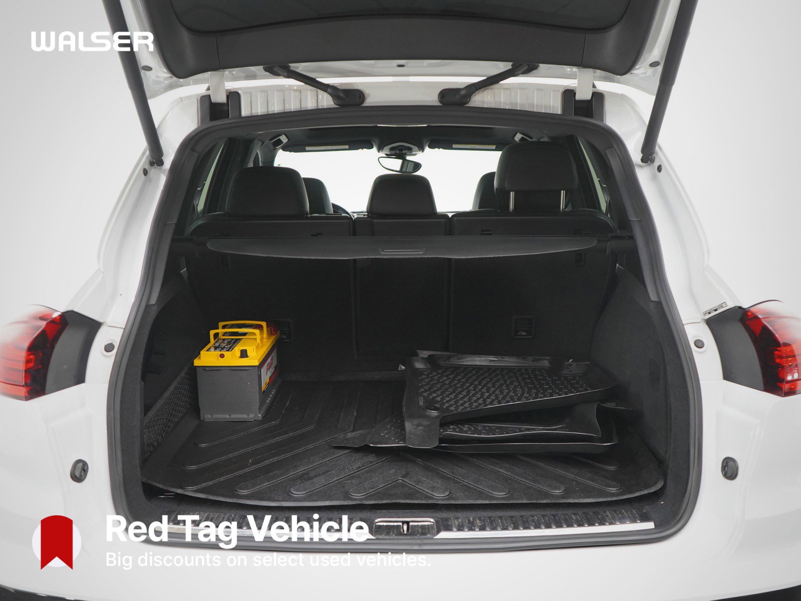 Used 2017 Porsche Cayenne Platinum Edition image 16