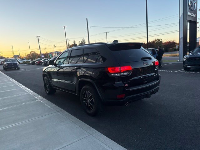 Used 2017 Jeep Grand Cherokee Trailhawk w/ Trailhawk Luxury Group AWD/4WD image 5