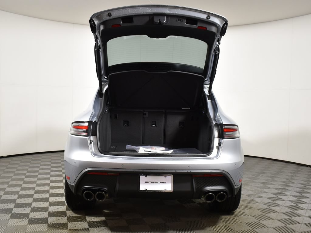 Used 2026 Porsche Macan AWD/4WD image 43