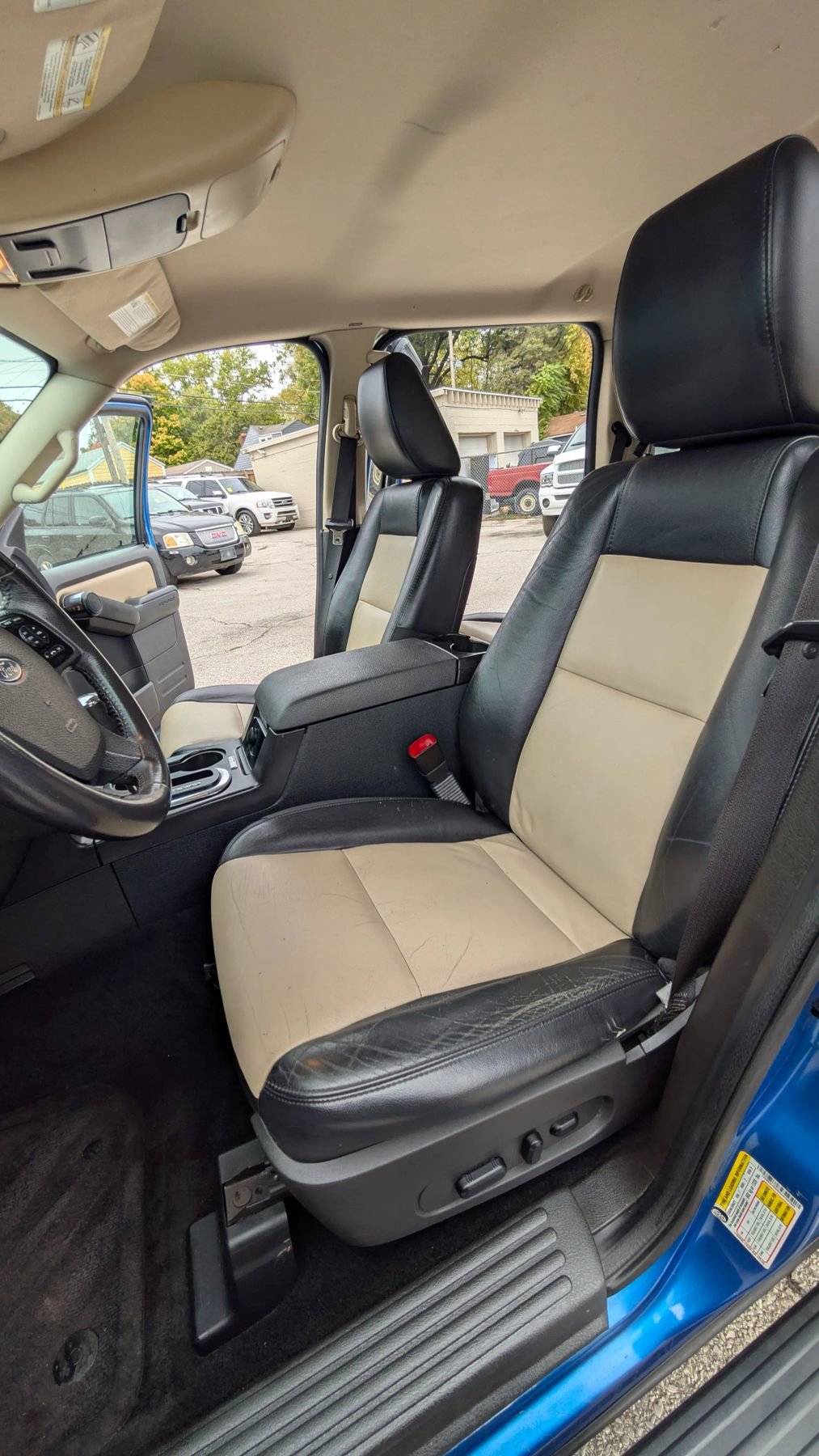 Used 2010 Ford Explorer Eddie Bauer image 9