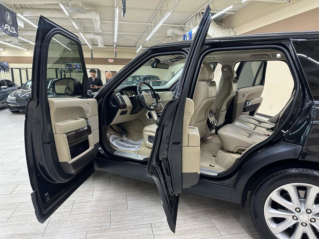 Used 2014 Land Rover Range Rover HSE AWD/4WD image 14