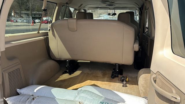 Used 2013 Ford E-150 and Econoline 150 XLT w/ XLT Premium Pkg image 20