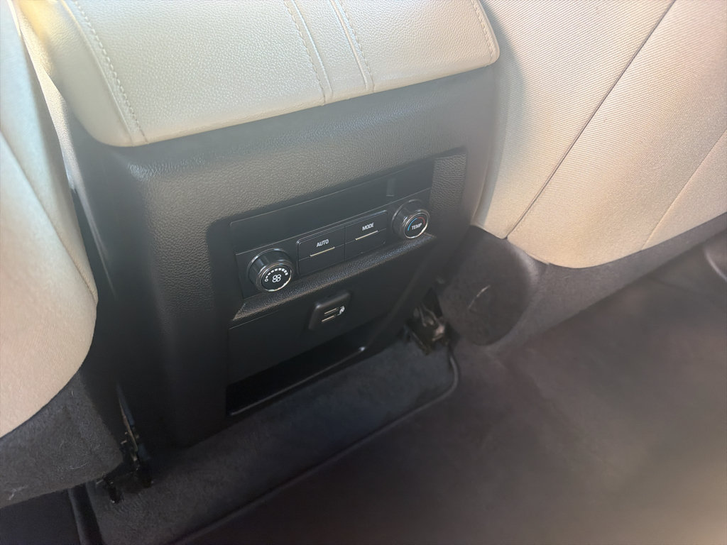Used 2022 Chevrolet Traverse LS FWD image 13