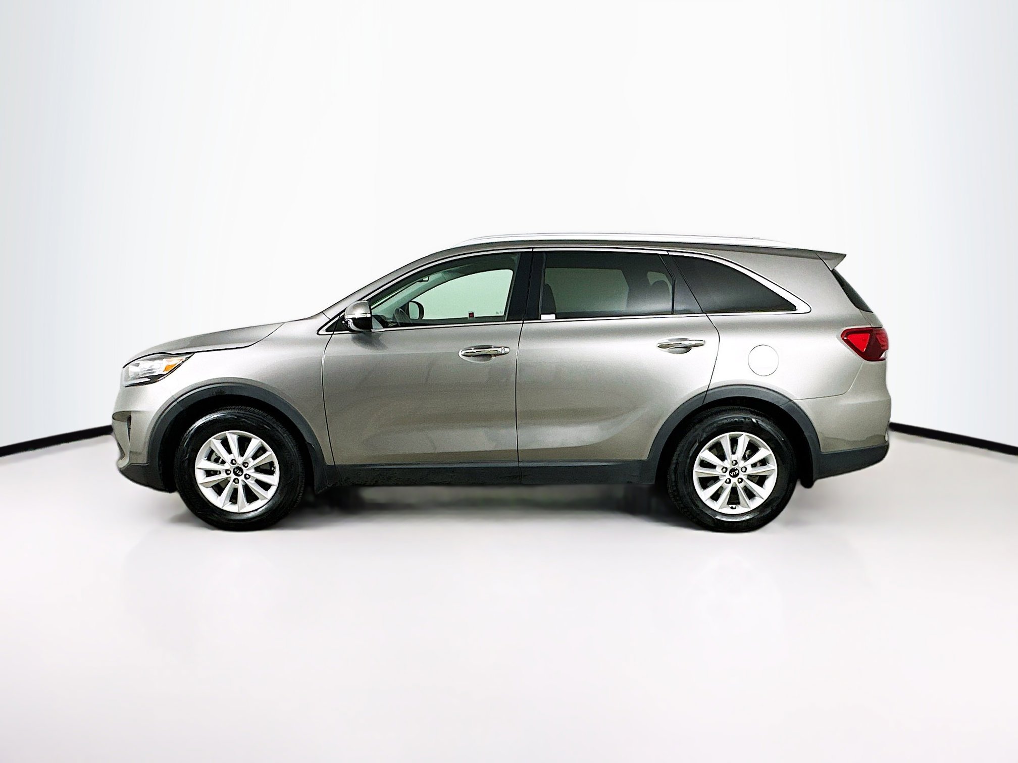 Used 2019 Kia Sorento LX w/ LX V6 Convenience Package image 4