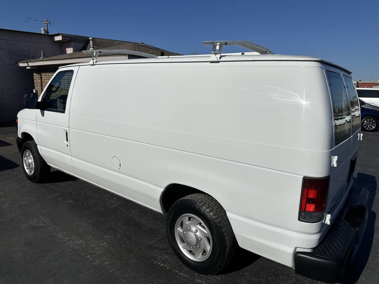 Used 2010 Ford E-150 and Econoline 150 image 9