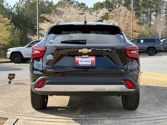 Used 2025 Chevrolet Trax LT FWD image 6
