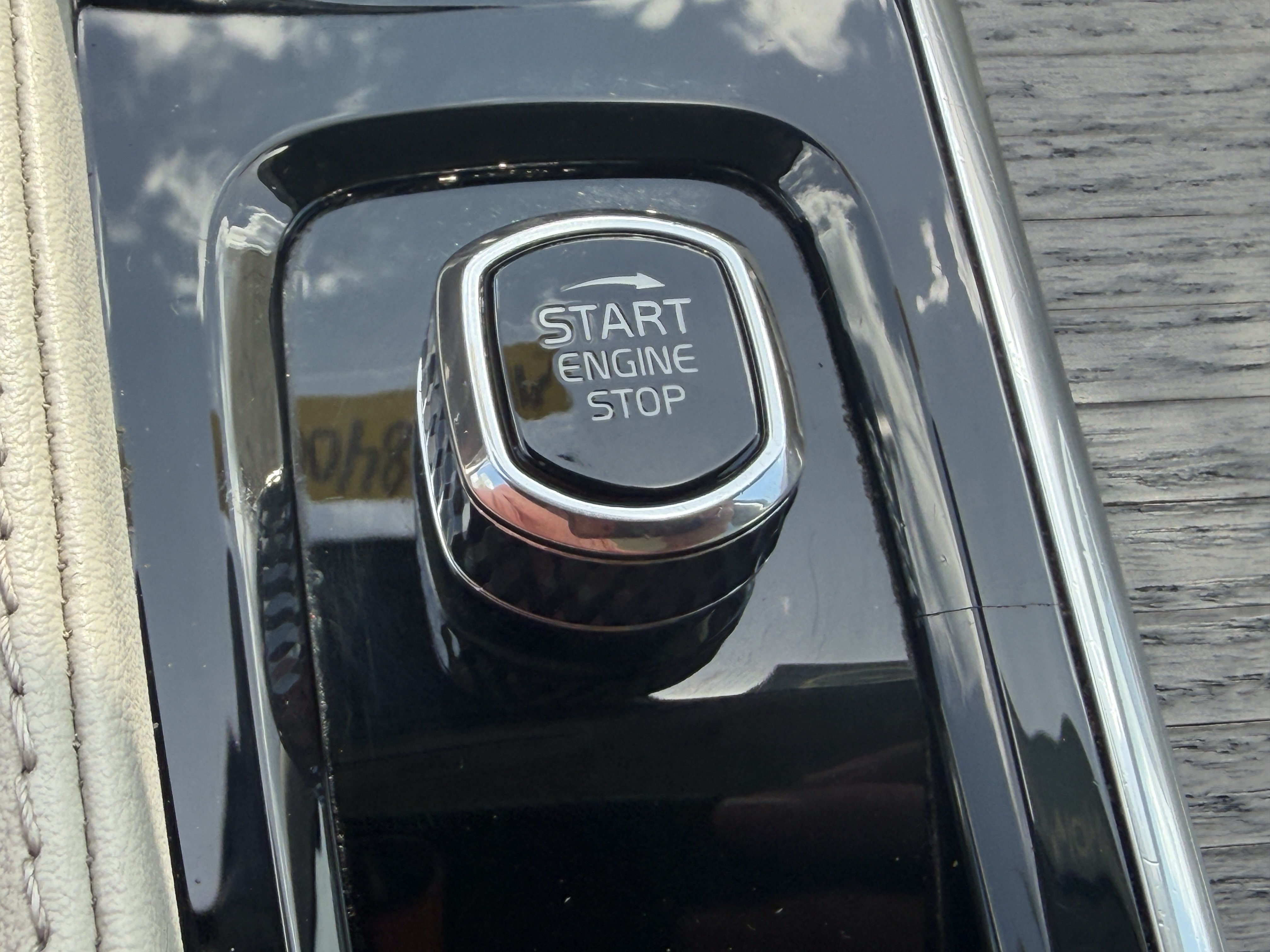 Certified 2024 Volvo XC90 B5 Plus w/ Protection Package Premier AWD/4WD image 26