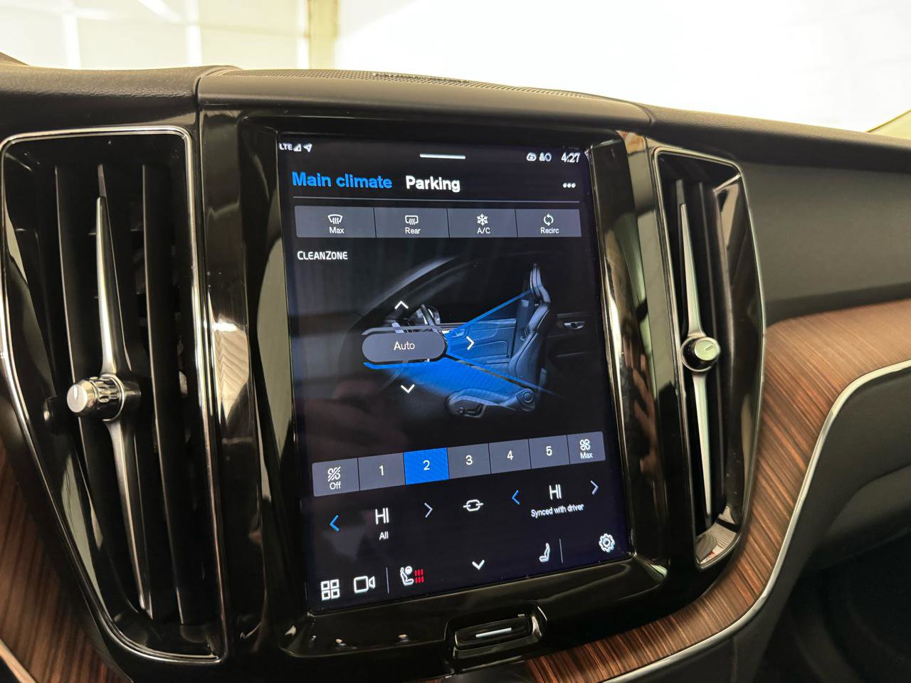 Used 2023 Volvo XC60 T8 Plus w/ Climate Package image 25