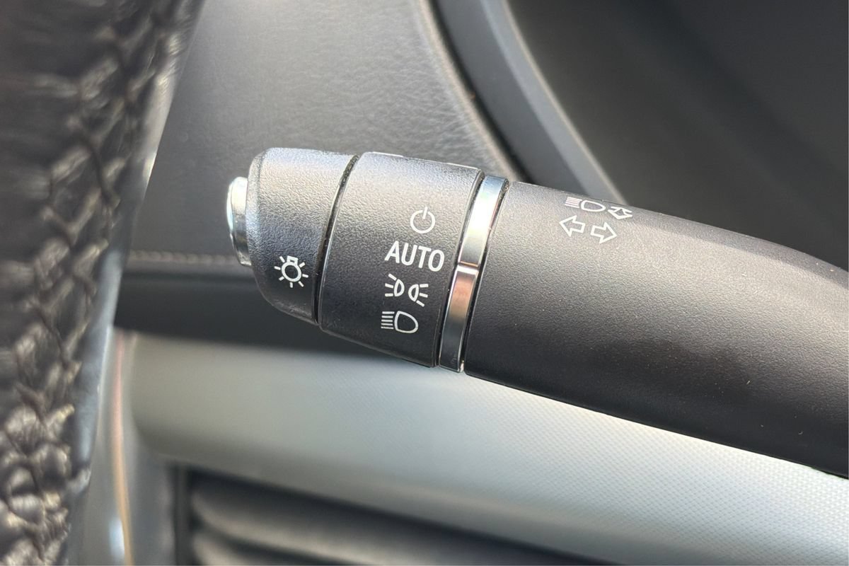 Used 2020 Cadillac XT4 Premium Luxury FWD image 17