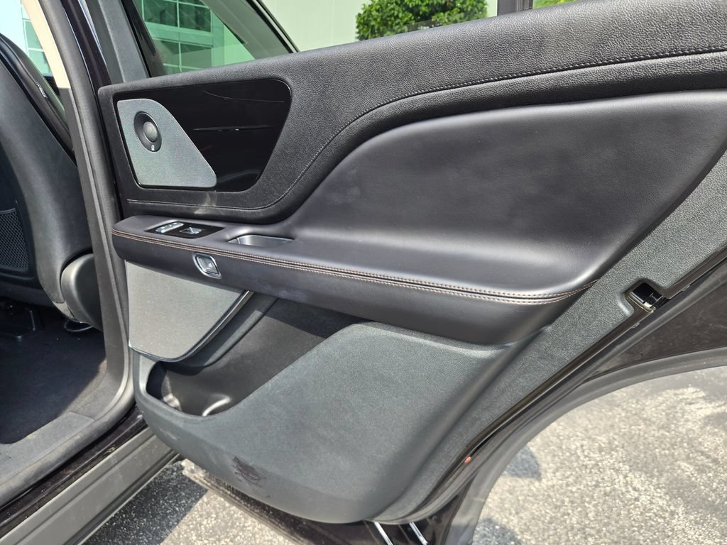 Used 2024 Lincoln Aviator Reserve AWD/4WD image 36