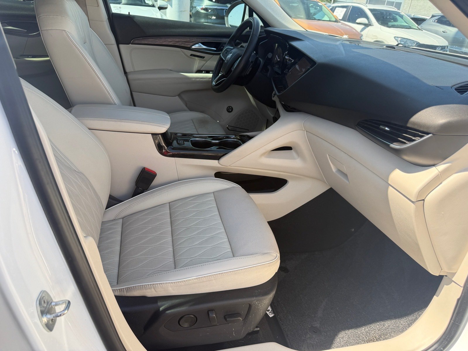 Used 2021 Buick Envision Avenir w/ Technology Package II AWD/4WD image 31